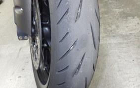 YAMAHA YZF-R1 2013