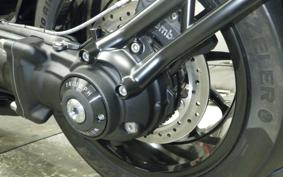 TRIUMPH ROCKET III ストームR 2025