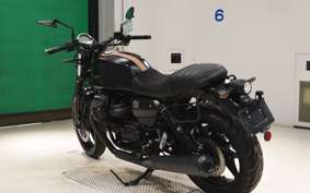 MOTO GUZZI V7 STONE 2022