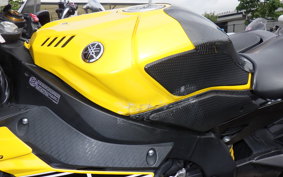 YAMAHA YZF-R1 2016