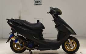 SUZUKI GSR125