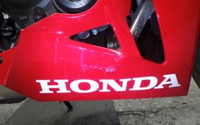 HONDA CBR650R E-Clutch 2025 RH17