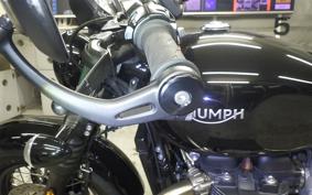 TRIUMPH BONNEVILLE BOBBER 2025