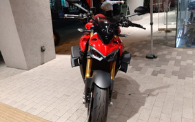 DUCATI  DUCATI  STREET  FIGHTER V4S 2024 4F00