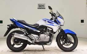 SUZUKI GSR250 2017