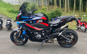 BMW M1000XR M Package 2024 0E91