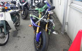 YAMAHA YZF-R1