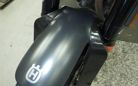 HUSQVARNA SVARTPILEN 401 2021