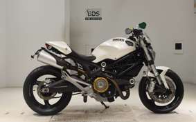 DUCATI MONSTER 696
