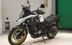 SUZUKI Vｽﾄﾛｰﾑ650XTA 2022 C733M