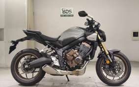 HONDA CB650R E-Clutch 2025 RH17