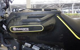 HUSQVARNA SVARTPILEN 401 2018