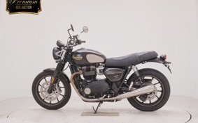 TRIUMPH STREET TWIN 2021