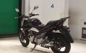 SUZUKI GSR250