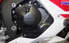 HONDA CBR600RR GEN 3 PC40