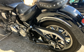 YAMAHA ROADSTER1700 SILVERED 2005 VP17