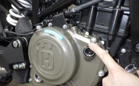 HUSQVARNA SVARTPILEN 250 2025