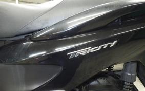 YAMAHA TRICITY 125 1981 SE82J