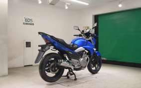 SUZUKI GSR250 2014