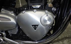 TRIUMPH BONNEVILLE T100 2020