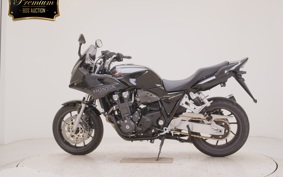 HONDA CB1300SB SUPER BOLDOR 2025 SC54
