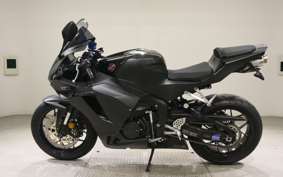 HONDA CBR600RR 2025 PC40