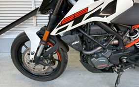 KTM 125 DUKE JPA40