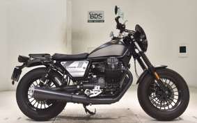 MOTO GUZZI V9 BOBBER 2024