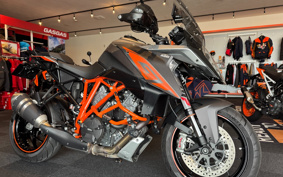 KTM 1290 SUPER DUKE GT 2019 V6940