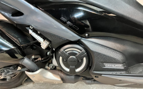 YAMAHA T-MAX 560 A TECHMAX 2021 SJ19J