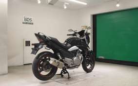 SUZUKI GSR250