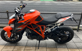 KTM 1290SUPER DUKE 2015 V3940