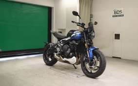 TRIUMPH TRIDENT 660 2025
