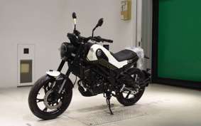 BENELLI レオンチーノ125