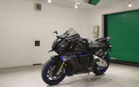 YAMAHA YZF-R1 M 2025