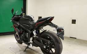 HONDA CBR650R E-Clutch 2025 RH17