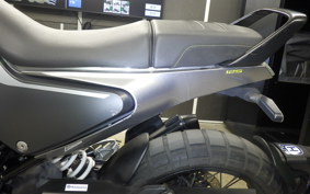 HUSQVARNA SVARTPILEN 125