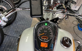 SUZUKI  INTRUDER  CLASSIC 400 YELLOW YA -STROKE W 2009 VK56A
