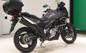 SUZUKI Vｽﾄﾛｰﾑ650A 2013