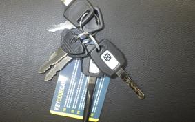 HUSQVARNA SVARTPILEN 250