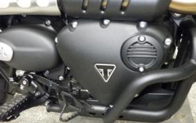 TRIUMPH SCRAMBLER 900 2025