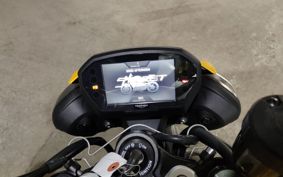 TRIUMPH  TRIUMPH  STREET  TRIPLE RS HDA614