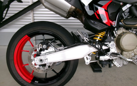 DUCATI DUKATE HYPERMOTARD 698 MONO RVE 2025 4B00