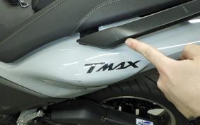 YAMAHA T-MAX 560 T 2025 SJ21J