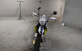 OTHER  HUSQUARNA 701 SUPERMOTO  2019 USV