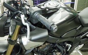 HONDA CB650R E-Clutch 2025 RH17