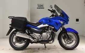 SUZUKI GSR250S