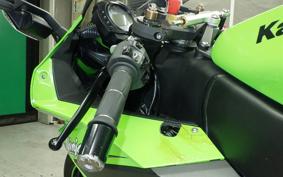 KAWASAKI ZX 10 NINJA R 2010