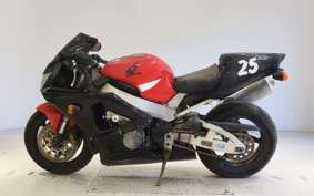 HONDA CBR900RR 3