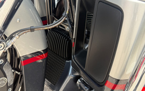 HARLEY FLHXSE CVO 2019 PXL